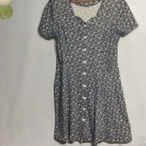 Navy blue and white short sleeve dress. B43